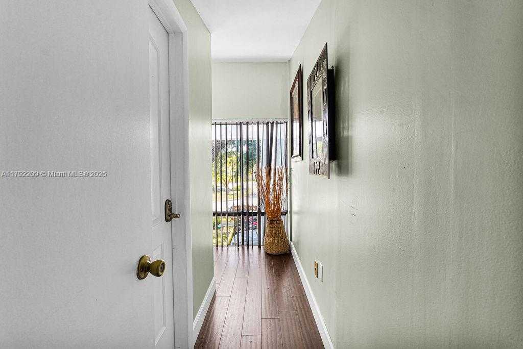 Small Image of 1590 NORTH EAST 162ND ST, North Miami Beach Number 34