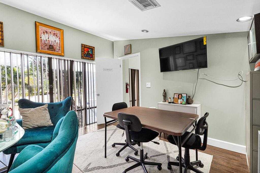 Small Image of 1590 NORTH EAST 162ND ST, North Miami Beach Number 40