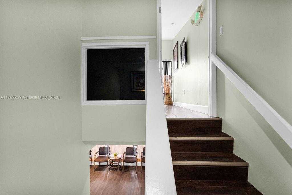 Small Image of 1590 NORTH EAST 162ND ST, North Miami Beach Number 42