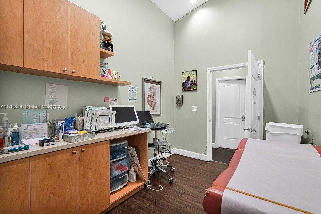 Small Image of 1590 NORTH EAST 162ND ST, North Miami Beach Number 46