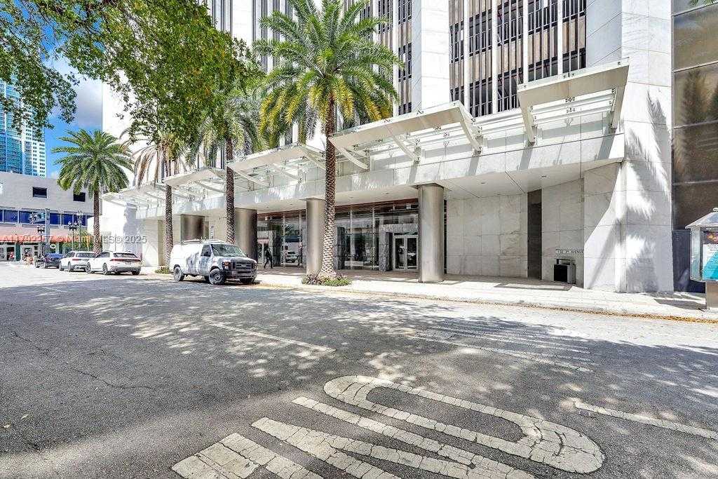 Small Image of 1 SOUTH EAST 3RD AVE, Miami Number 39