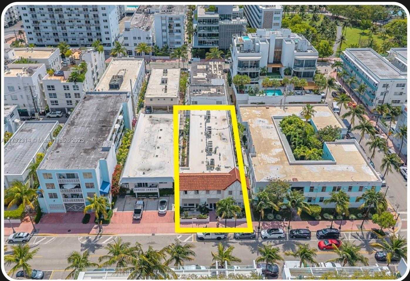 Small Image of 321 COLLINS AVE, Miami Beach Number 3