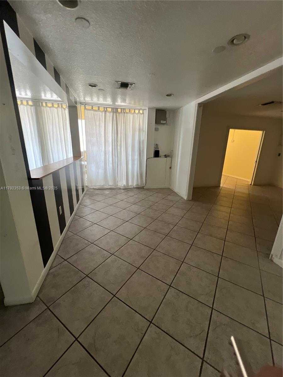 Small Image of 430 SOUTH DIXIE HWY, Coral Gables Number 2