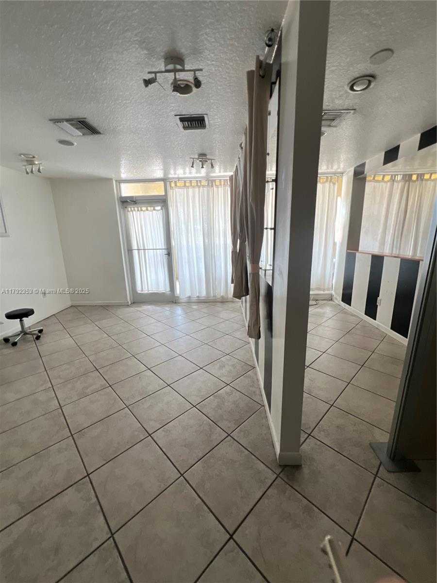 Small Image of 430 SOUTH DIXIE HWY, Coral Gables Number 3