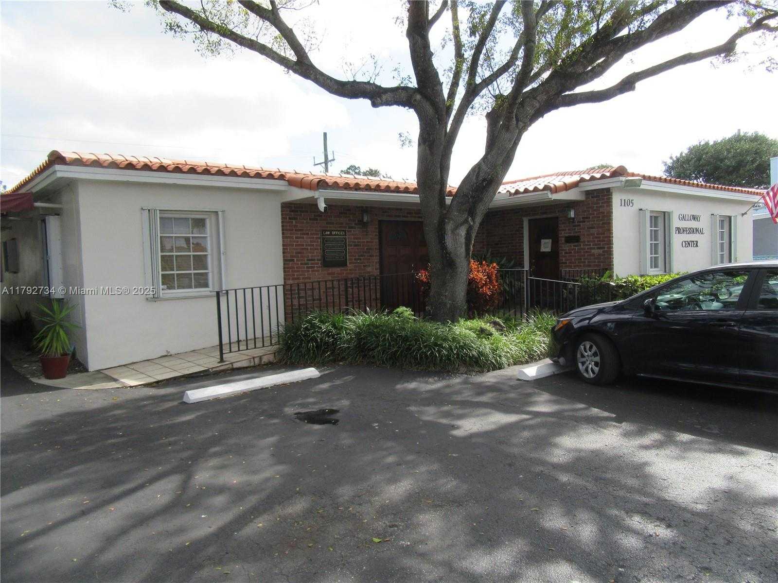 Small Image of 1105 SOUTH WEST 87TH AVE, Miami Number 3