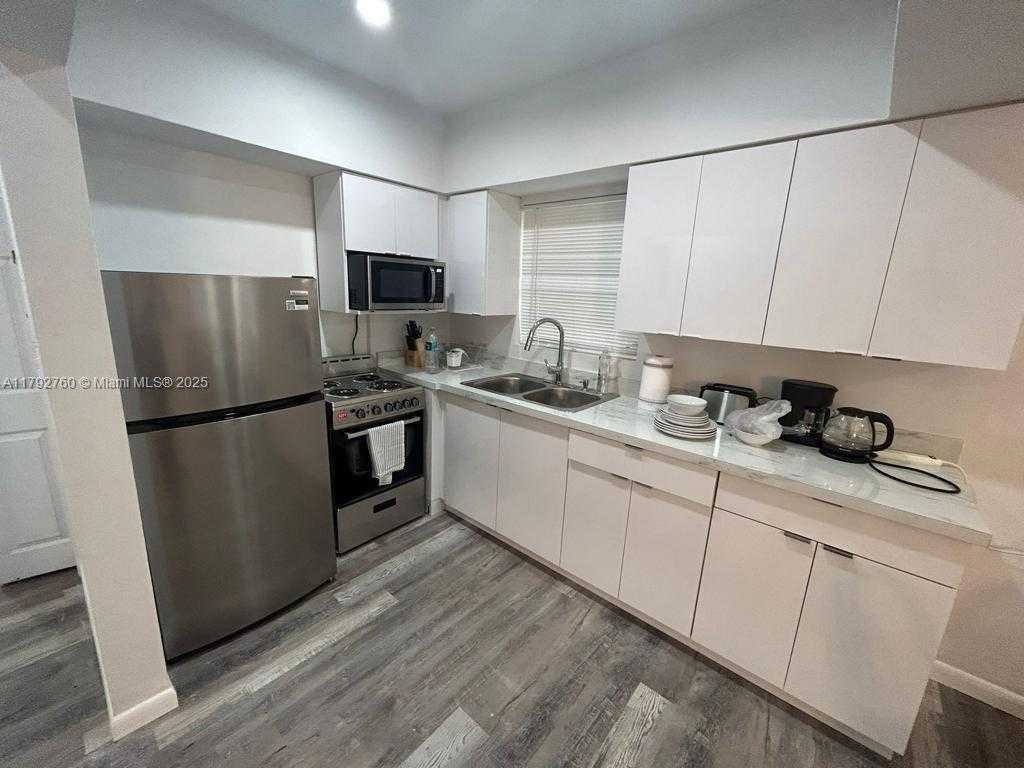 Small Image of 2655 SOUTH WEST 24TH AVE, Miami Number 24