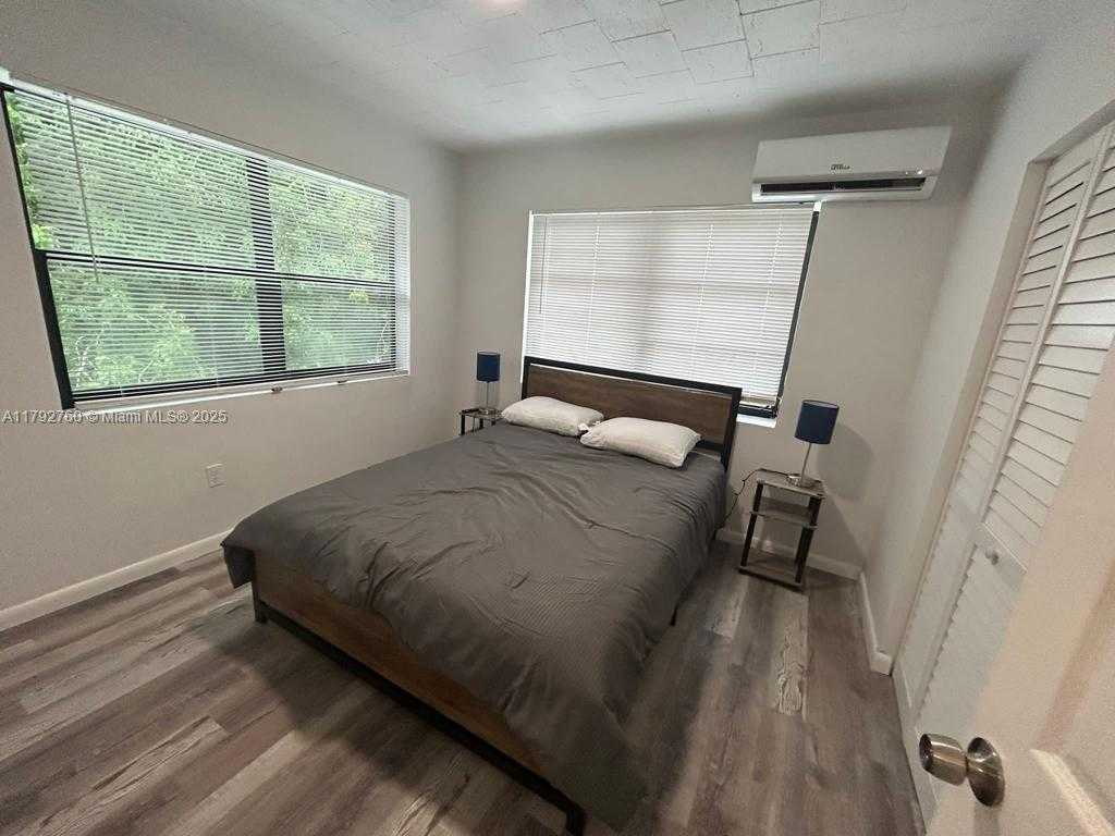 Small Image of 2655 SOUTH WEST 24TH AVE, Miami Number 27