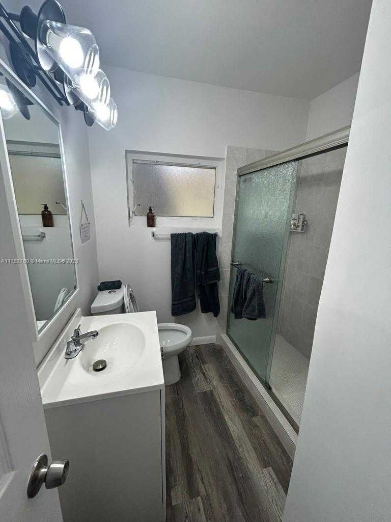 Small Image of 2655 SOUTH WEST 24TH AVE, Miami Number 32