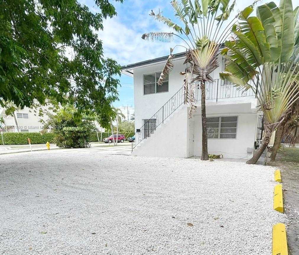 Small Image of 2655 SOUTH WEST 24TH AVE, Miami Number 35