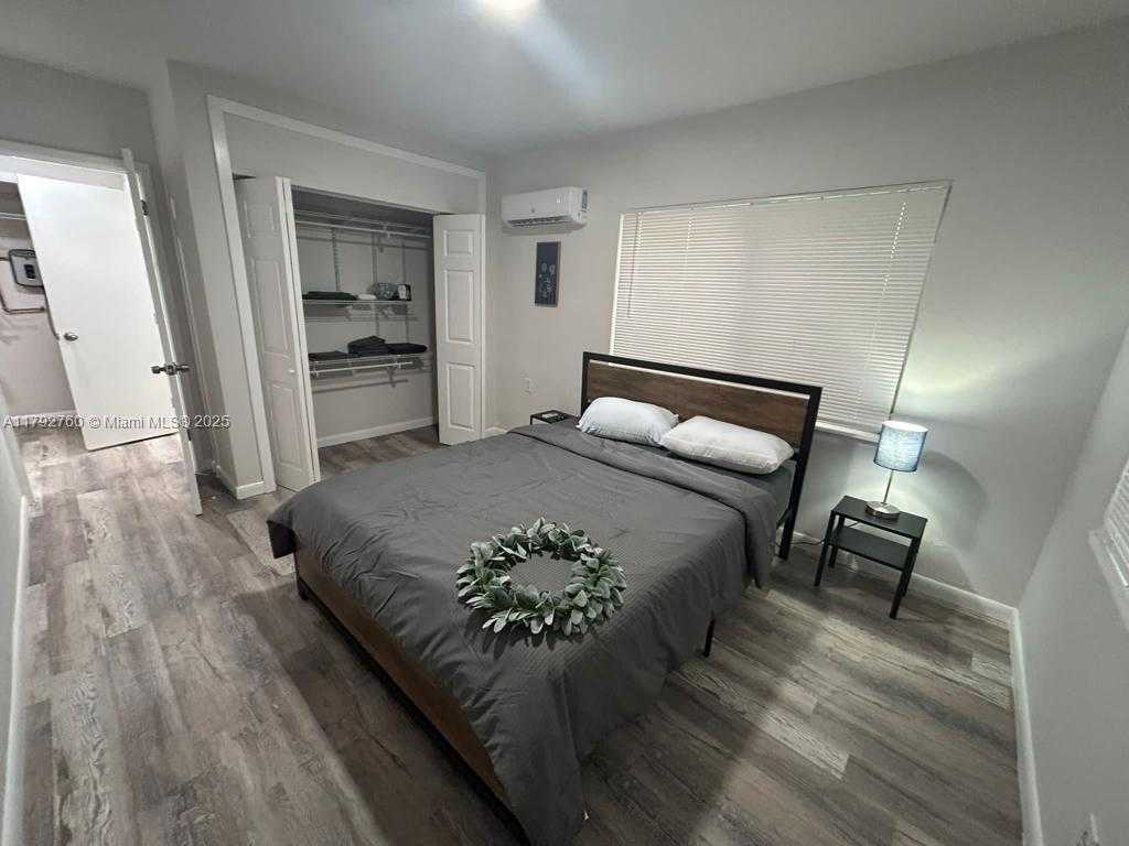Small Image of 2655 SOUTH WEST 24TH AVE, Miami Number 36
