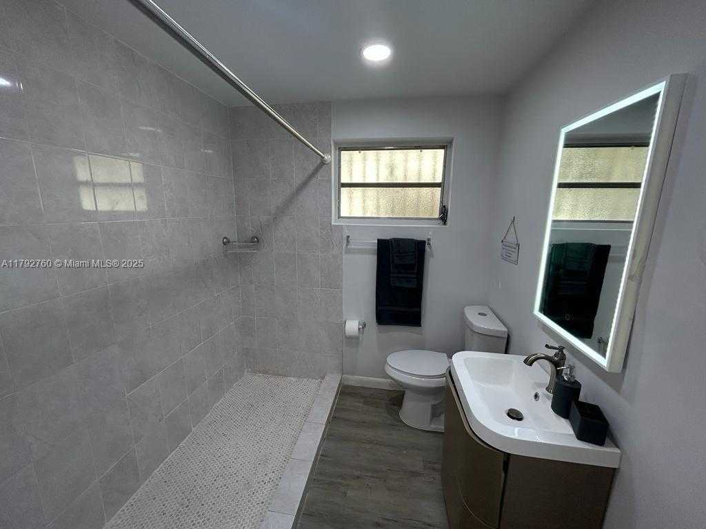 Small Image of 2655 SOUTH WEST 24TH AVE, Miami Number 43