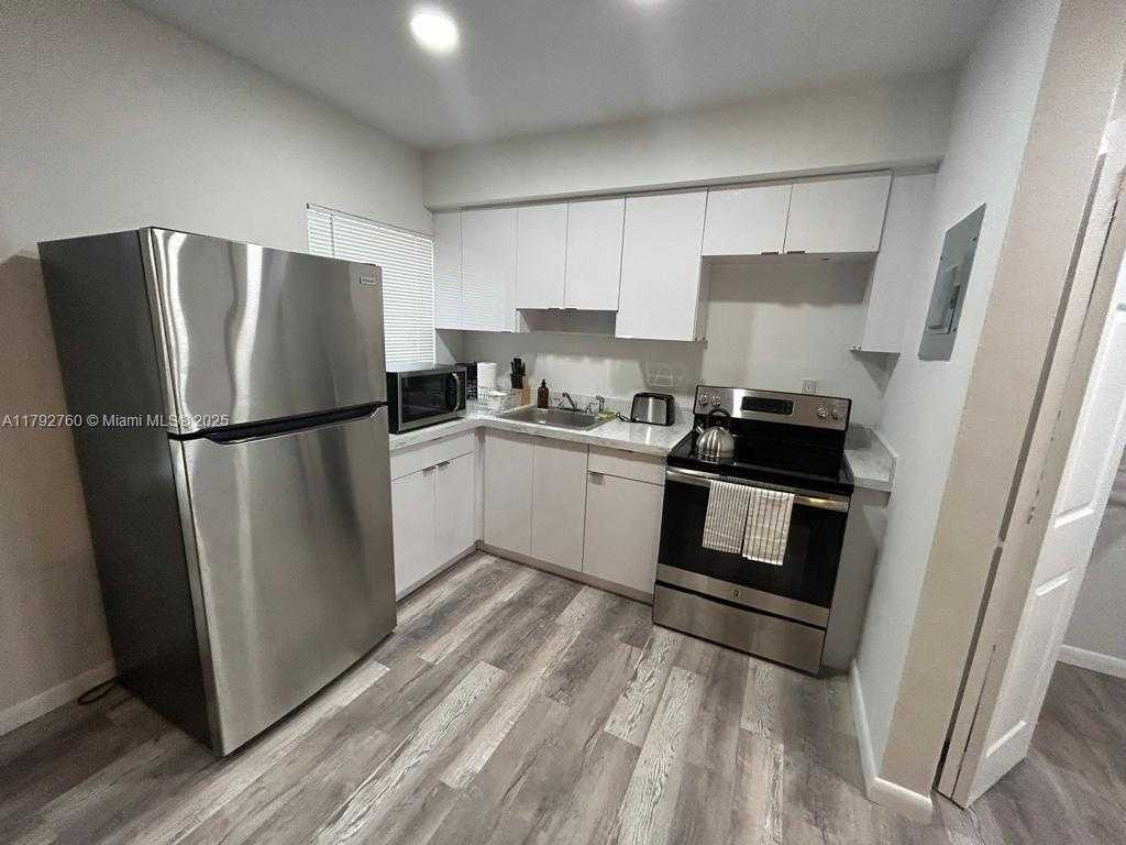 Small Image of 2655 SOUTH WEST 24TH AVE, Miami Number 46