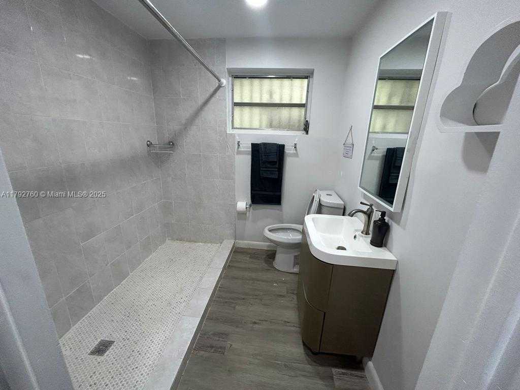 Small Image of 2655 SOUTH WEST 24TH AVE, Miami Number 49