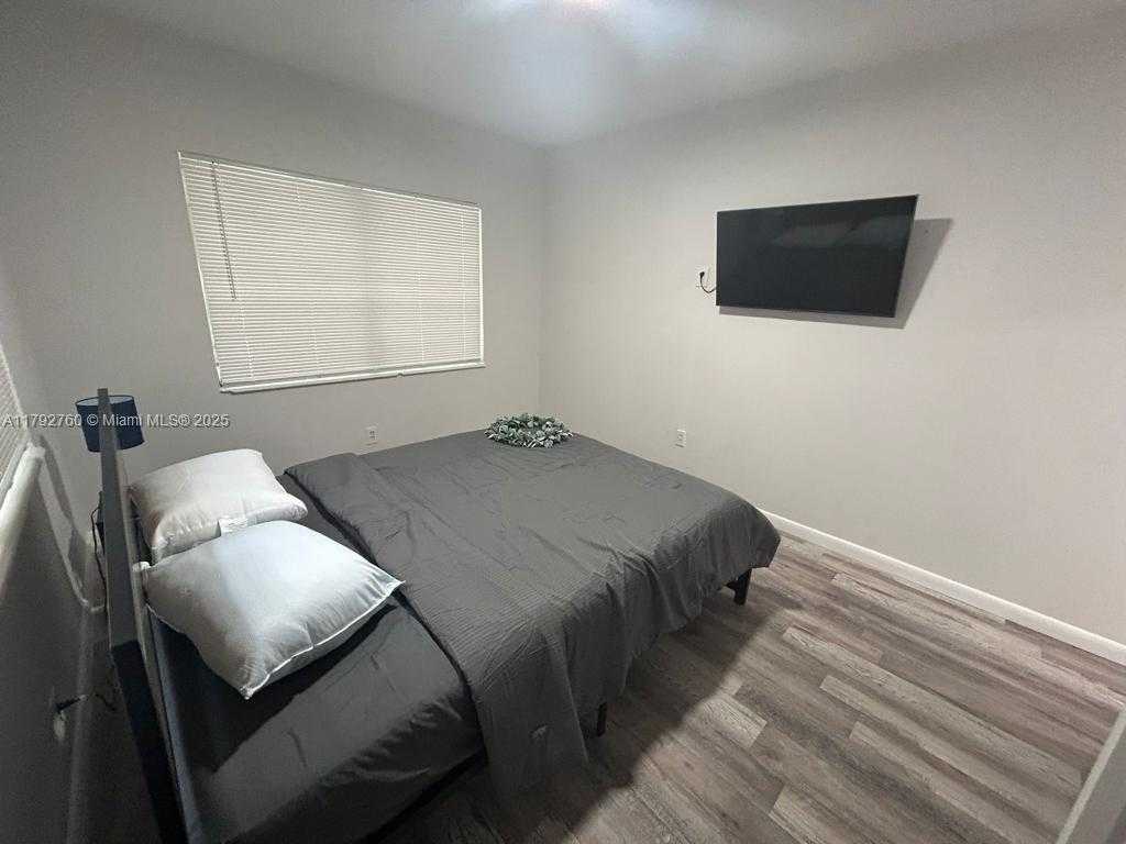 Small Image of 2655 SOUTH WEST 24TH AVE, Miami Number 51