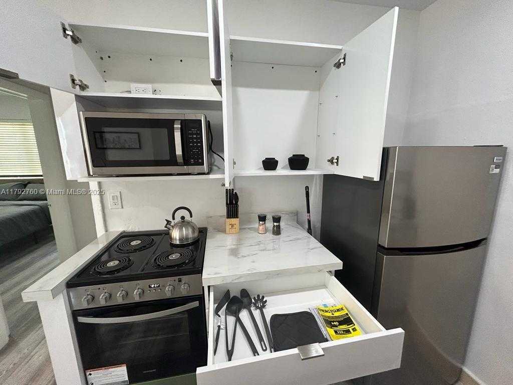 Small Image of 2655 SOUTH WEST 24TH AVE, Miami Number 61