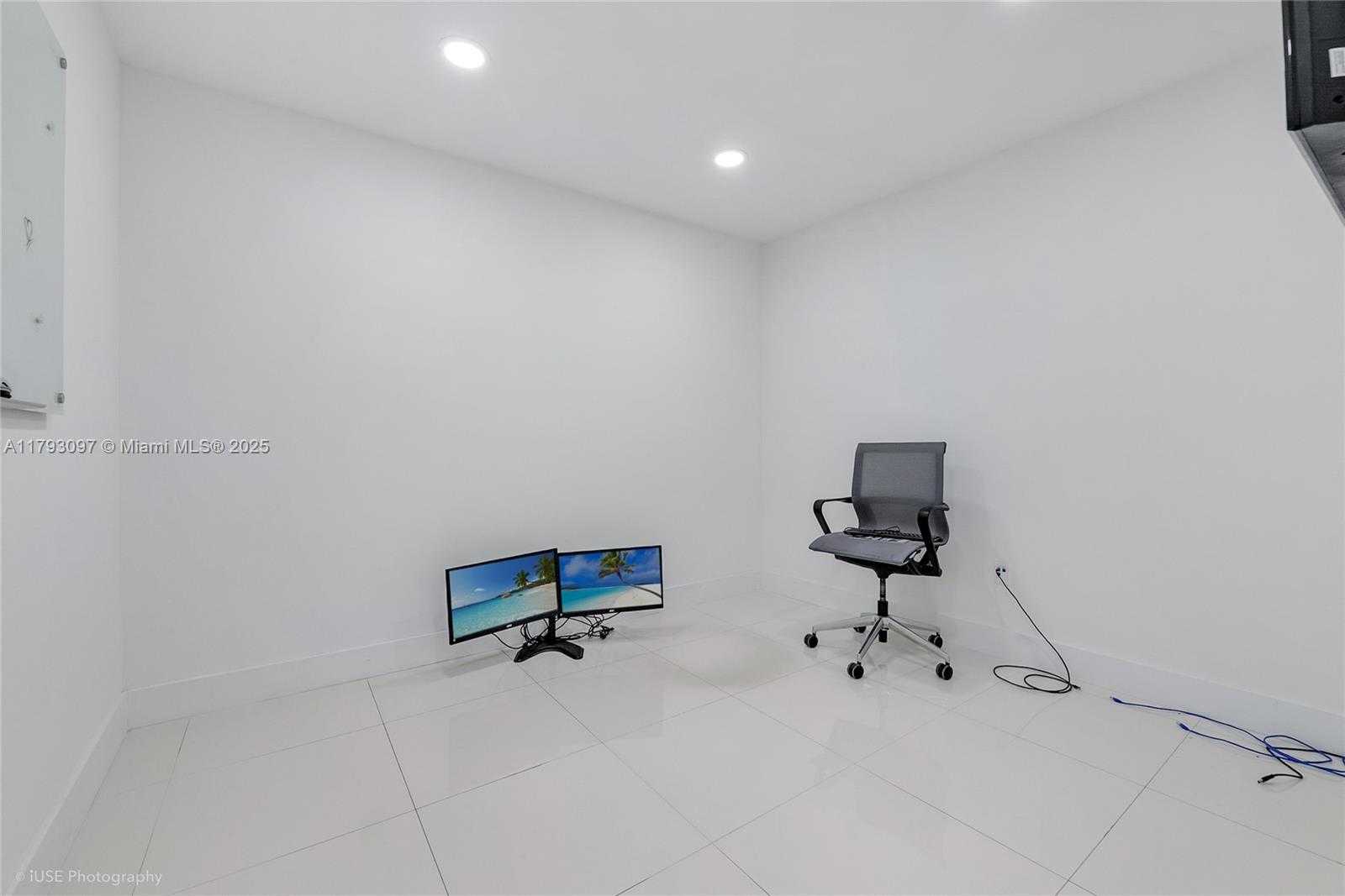 Small Image of 304 PALERMO AVE, Coral Gables Number 10