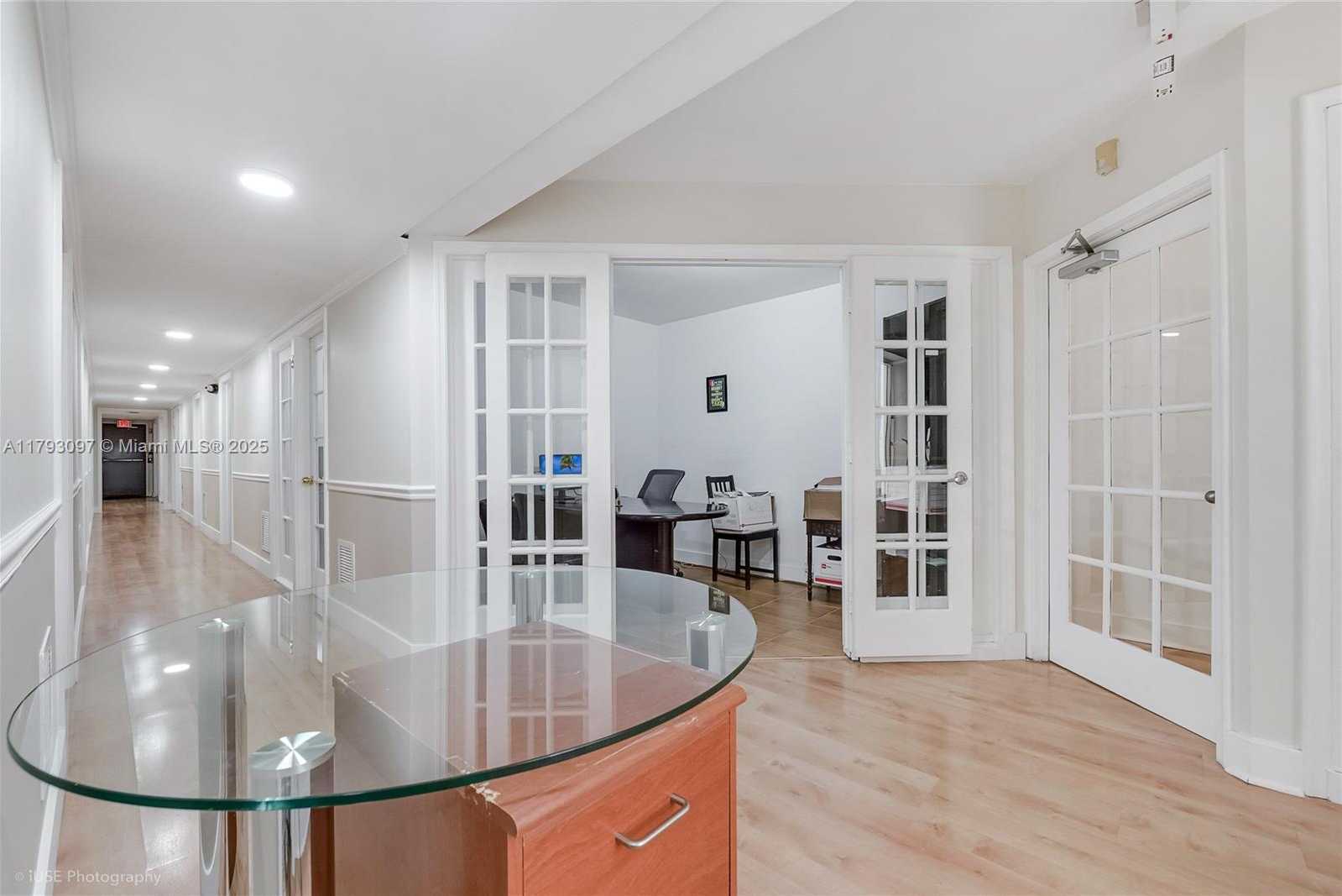 Small Image of 304 PALERMO AVE, Coral Gables Number 12