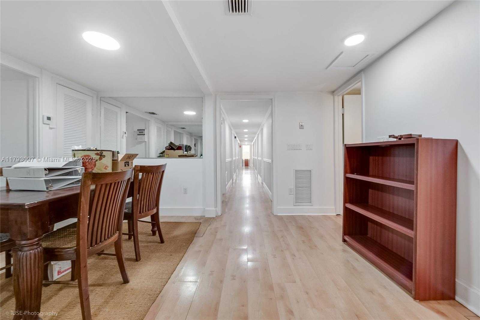 Small Image of 304 PALERMO AVE, Coral Gables Number 15
