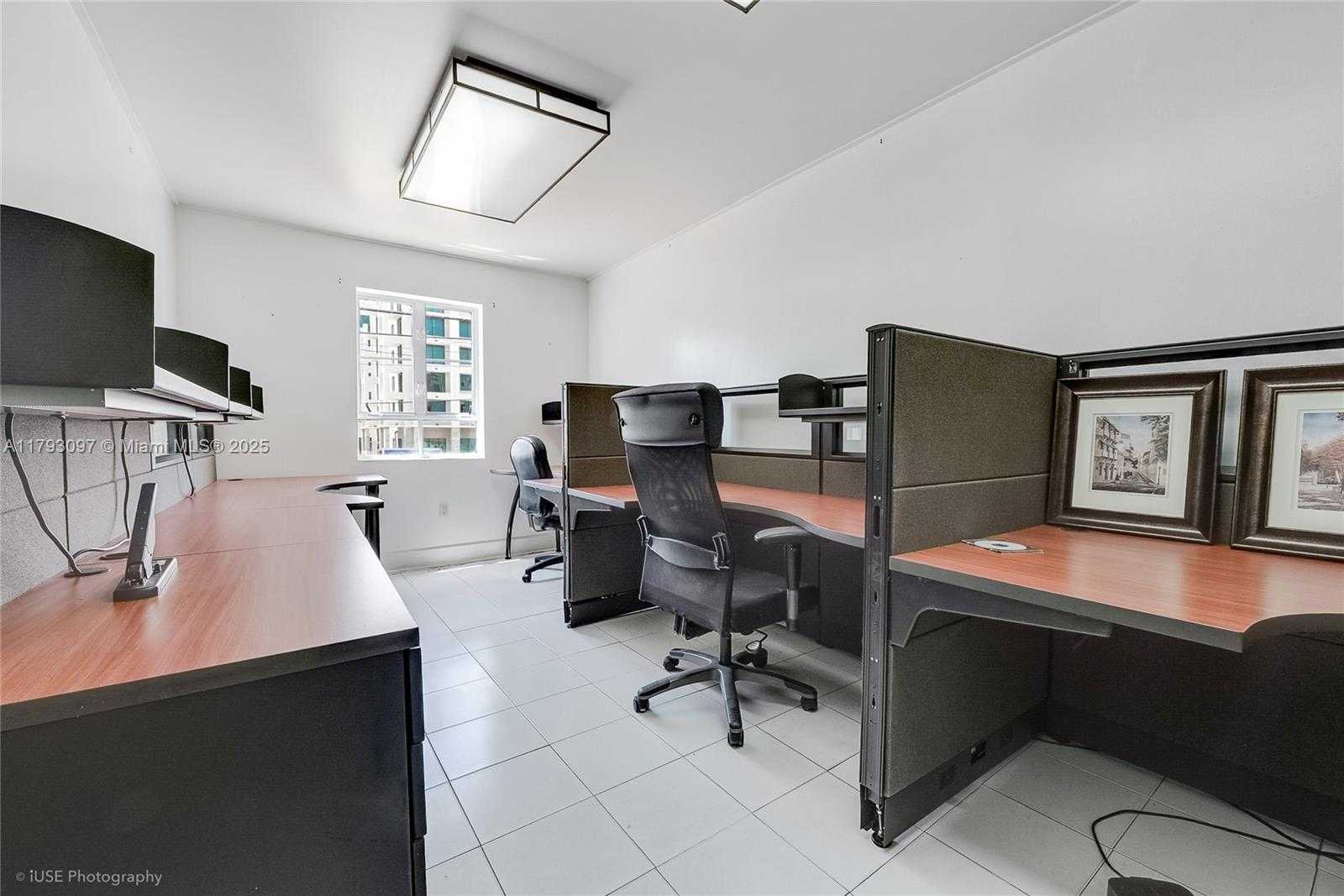 Small Image of 304 PALERMO AVE, Coral Gables Number 16