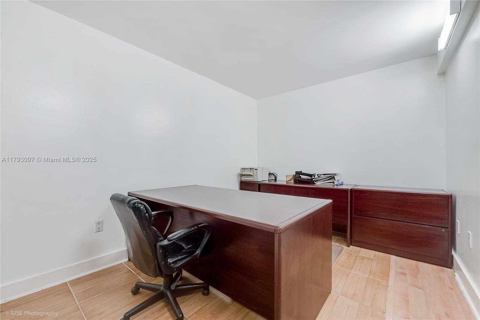 Small Image of 304 PALERMO AVE, Coral Gables Number 18
