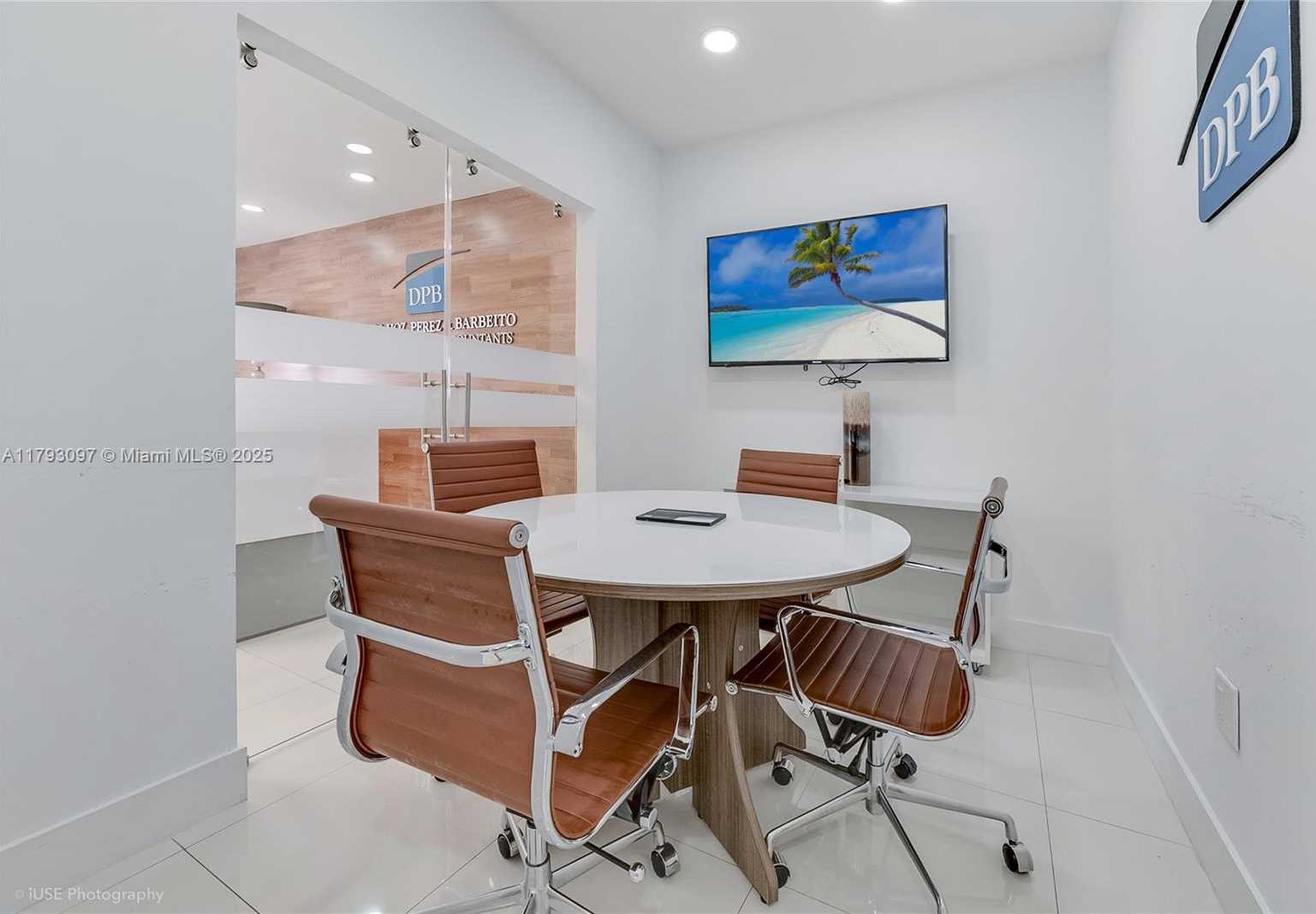 Small Image of 304 PALERMO AVE, Coral Gables Number 4