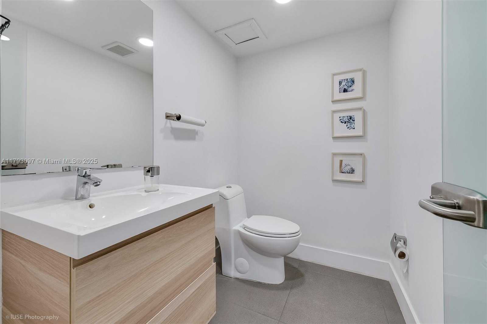 Small Image of 304 PALERMO AVE, Coral Gables Number 9