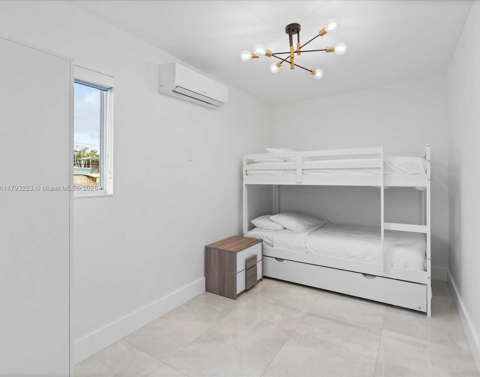Small Image of 4761 SOUTH WEST 43RD TER, Dania Beach Number 10