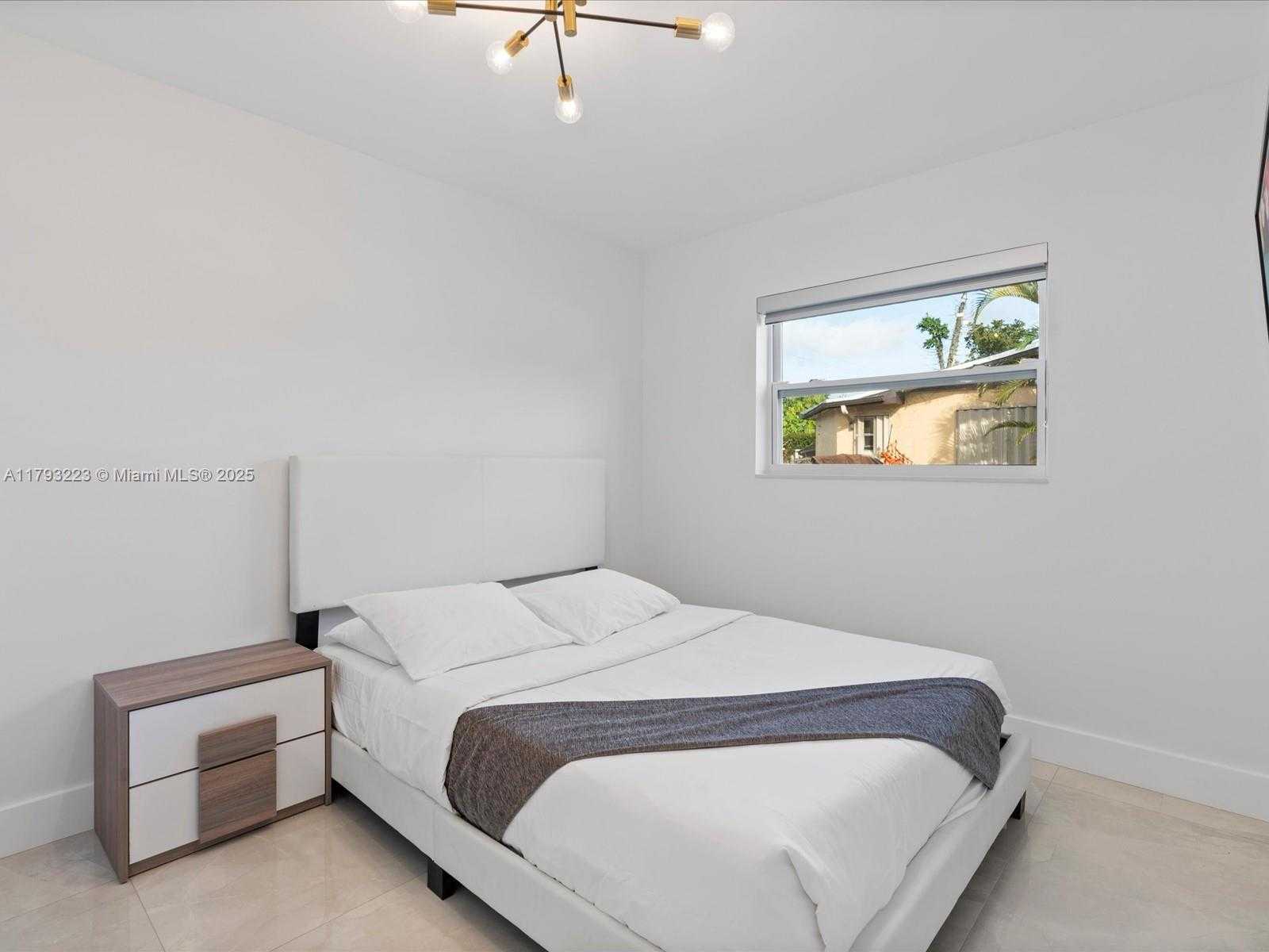 Small Image of 4761 SOUTH WEST 43RD TER, Dania Beach Number 21