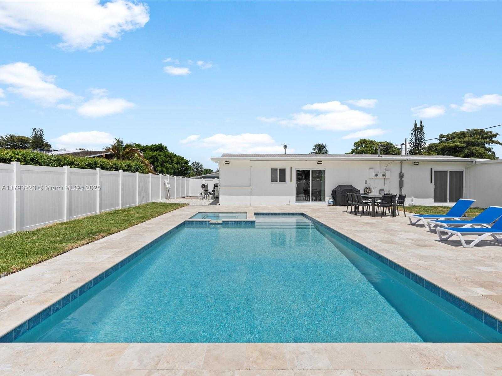 Small Image of 4761 SOUTH WEST 43RD TER, Dania Beach Number 26