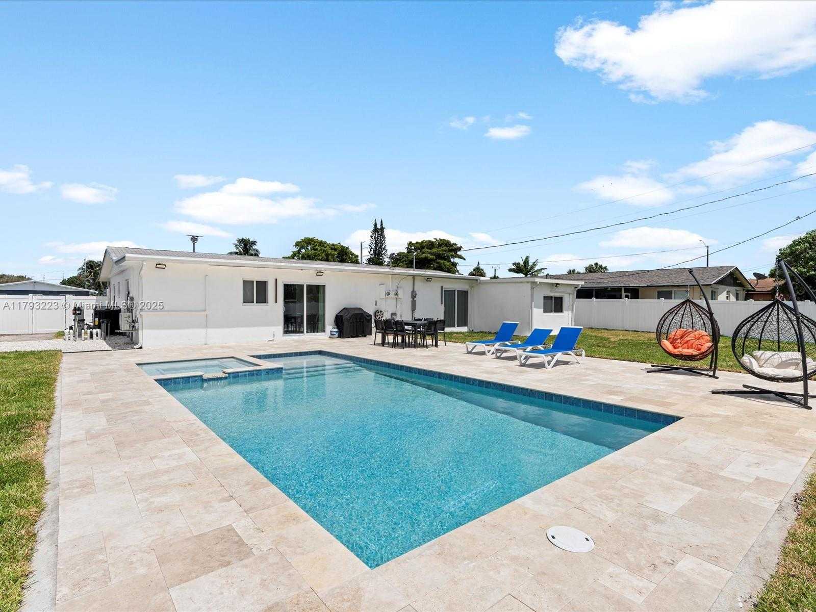 Small Image of 4761 SOUTH WEST 43RD TER, Dania Beach Number 27