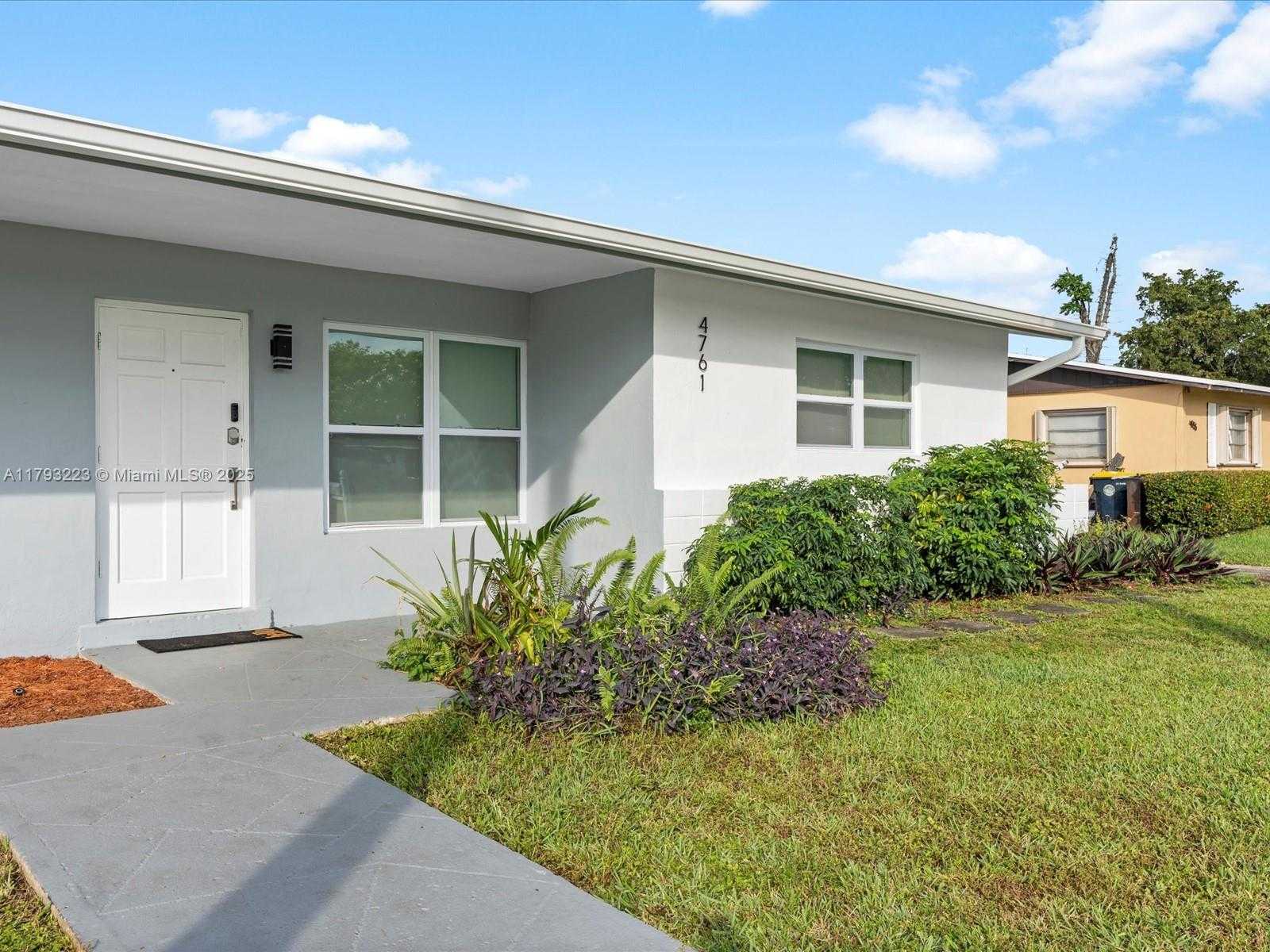 Small Image of 4761 SOUTH WEST 43RD TER, Dania Beach Number 4