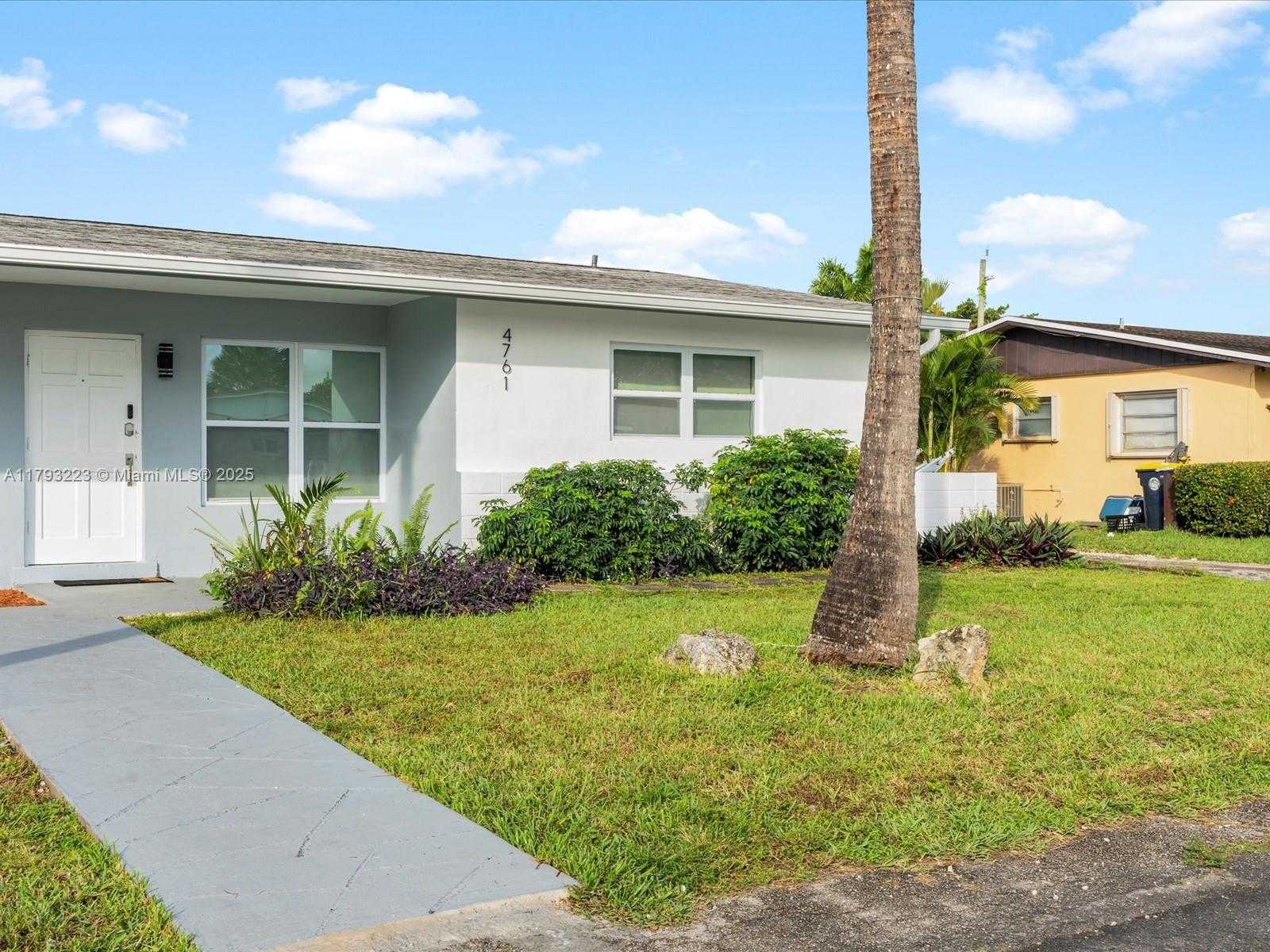 Small Image of 4761 SOUTH WEST 43RD TER, Dania Beach Number 5