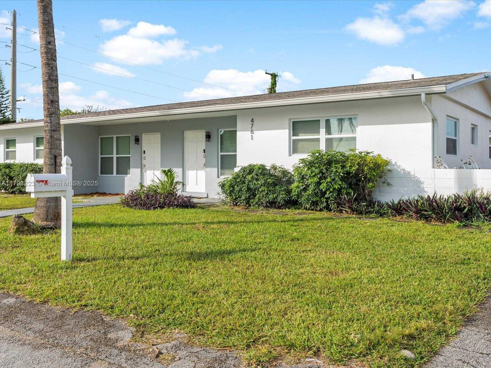 Small Image of 4761 SOUTH WEST 43RD TER, Dania Beach Number 6