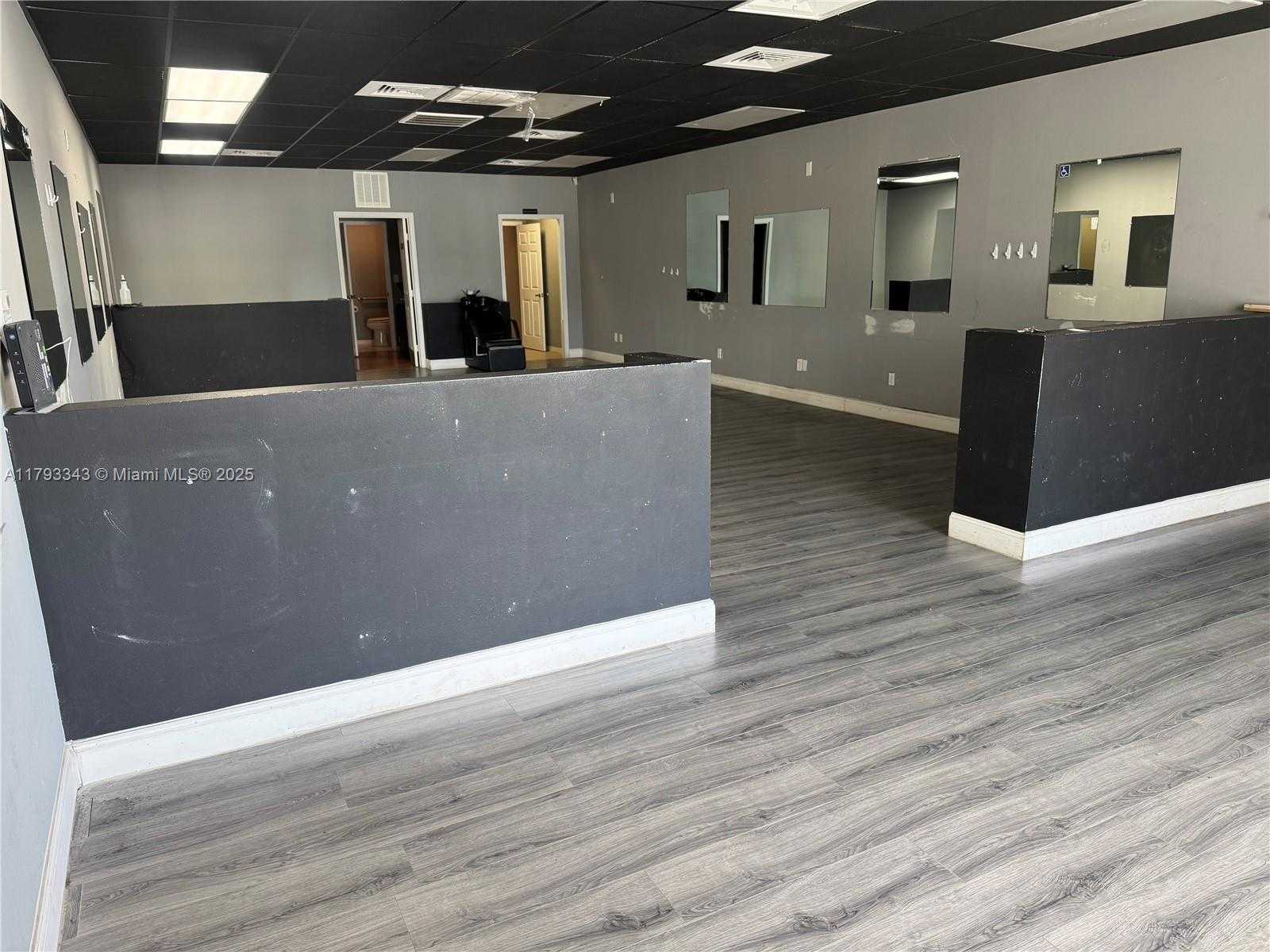 Small Image of 302 SOUTH WEST TULIP BLVD, Port St. Lucie Number 10