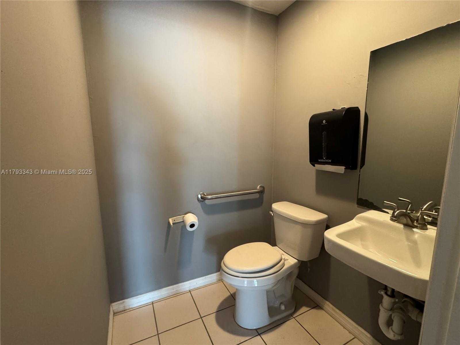 Small Image of 302 SOUTH WEST TULIP BLVD, Port St. Lucie Number 5