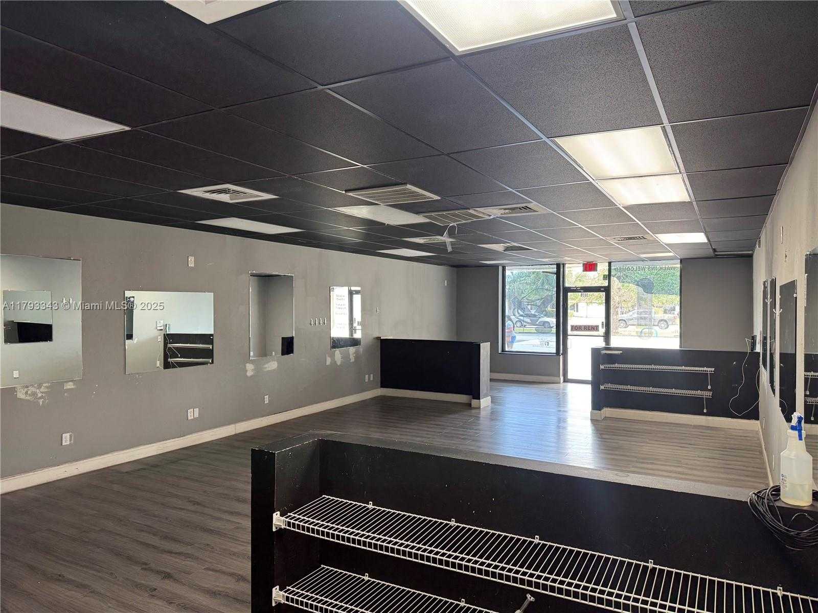 Small Image of 302 SOUTH WEST TULIP BLVD, Port St. Lucie Number 7