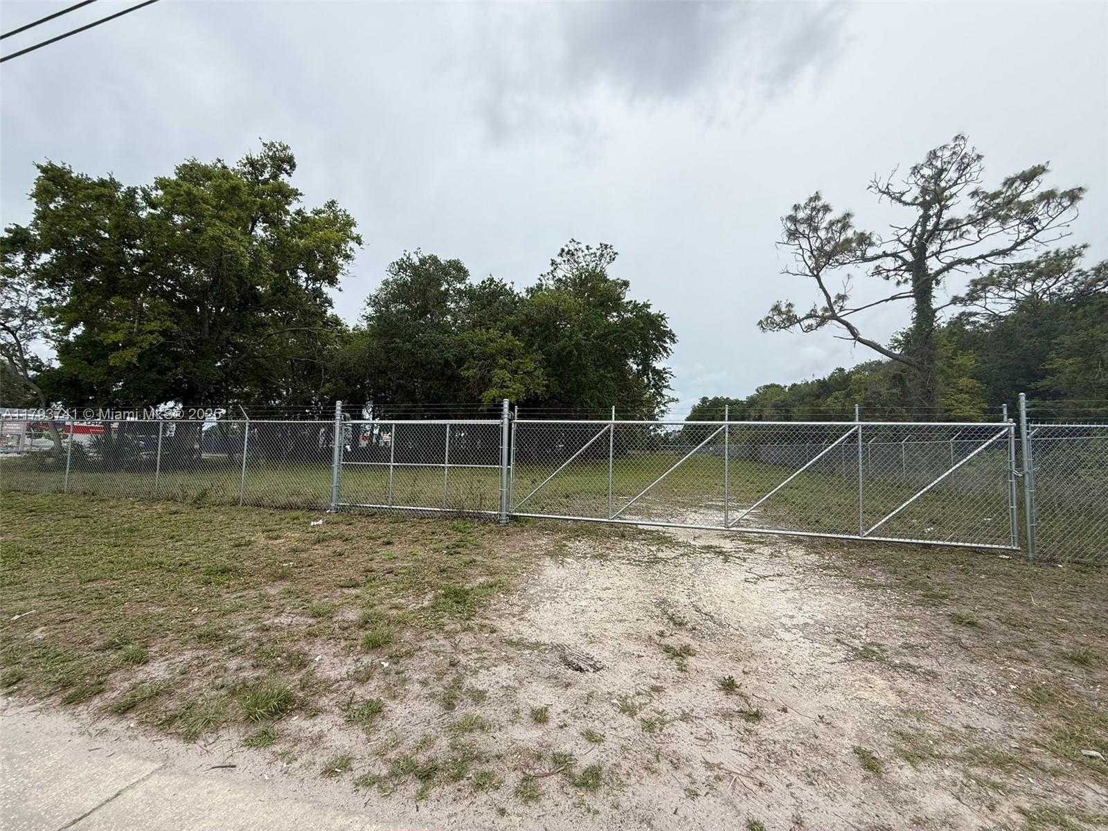 Small Image of 3842 SOUTH S GOLDENROD RD, Orlando Number 2