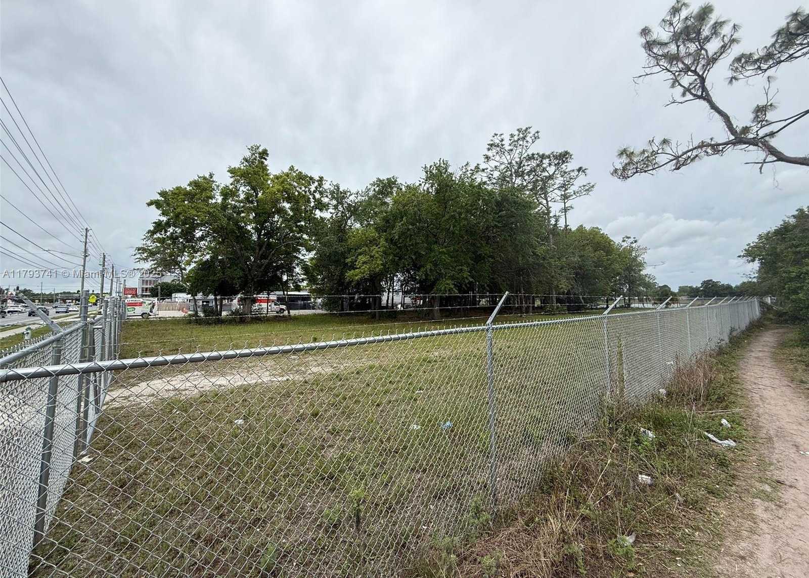 Small Image of 3842 SOUTH S GOLDENROD RD, Orlando Number 5