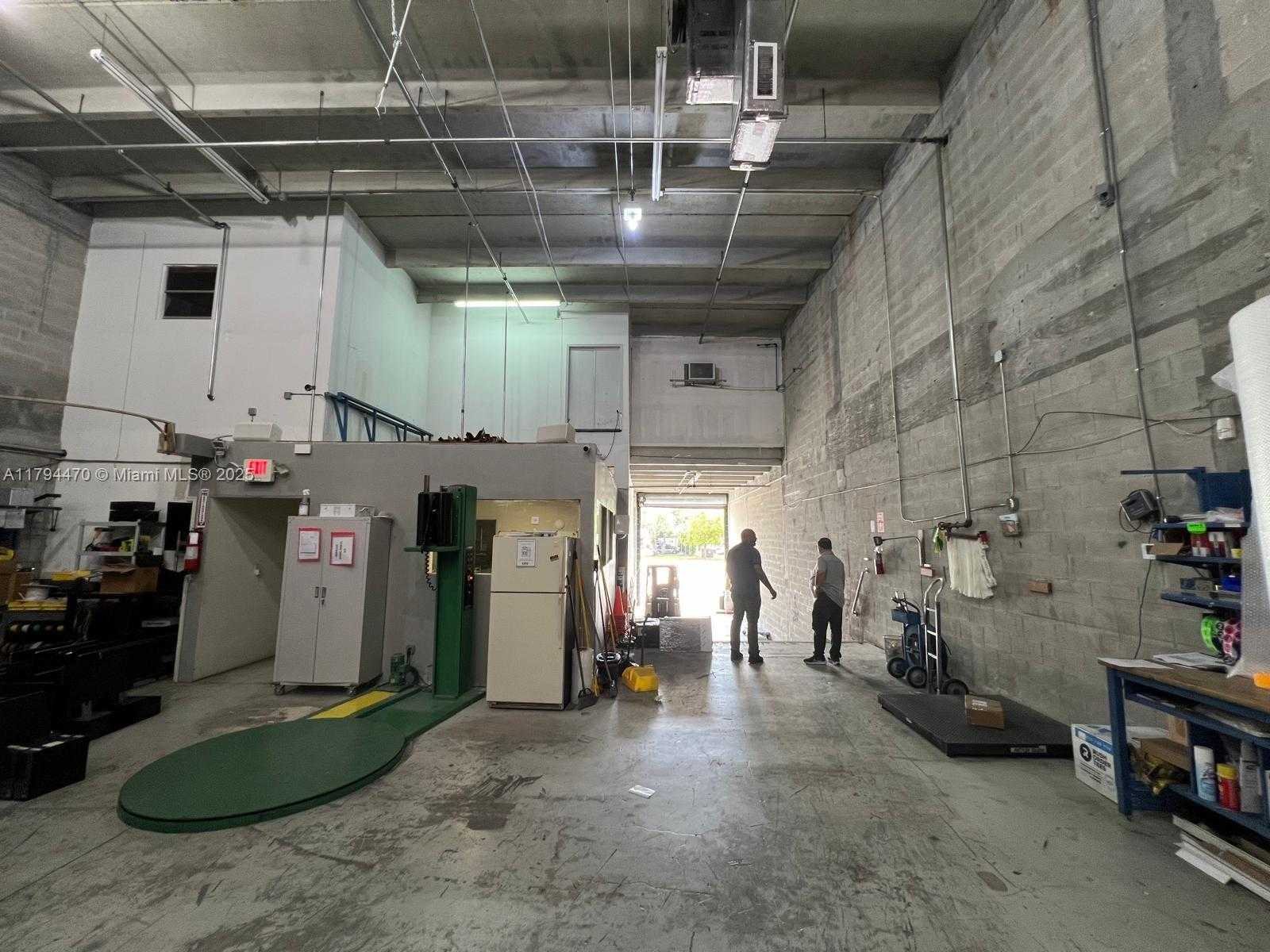 Small Image of 2330 NORTH WEST 102ND PL, Doral Number 10