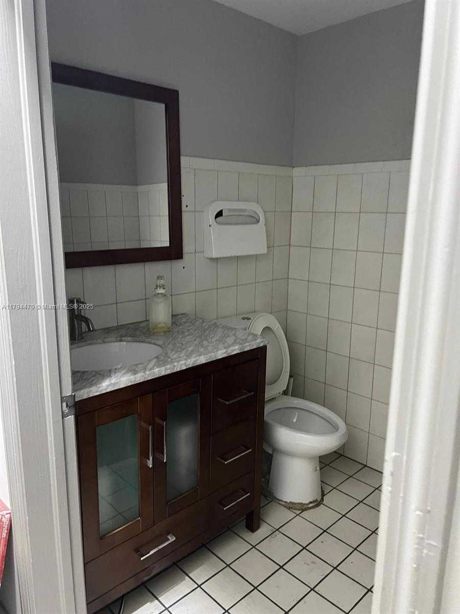 Small Image of 2330 NORTH WEST 102ND PL, Doral Number 12