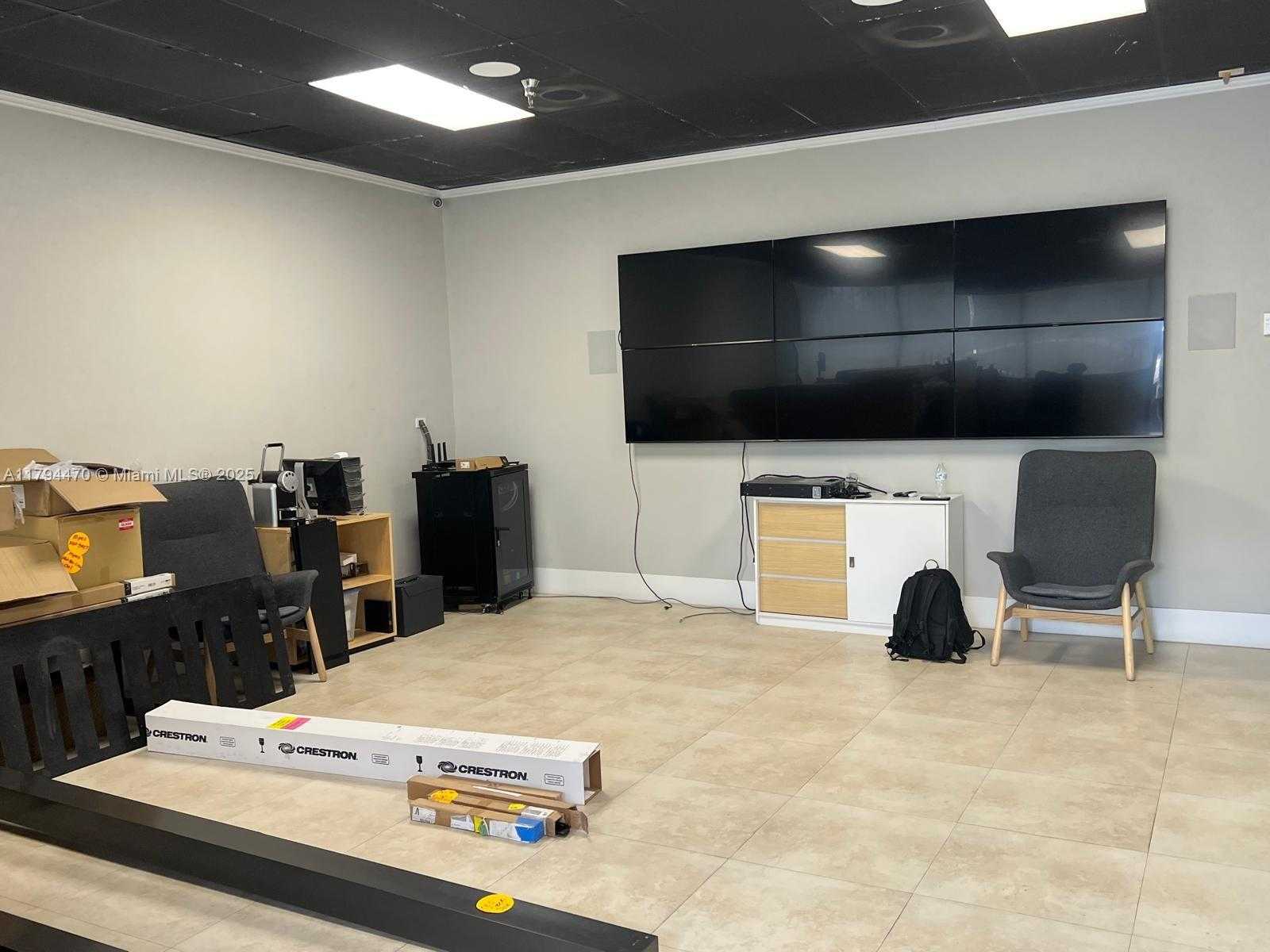 Small Image of 2330 NORTH WEST 102ND PL, Doral Number 3