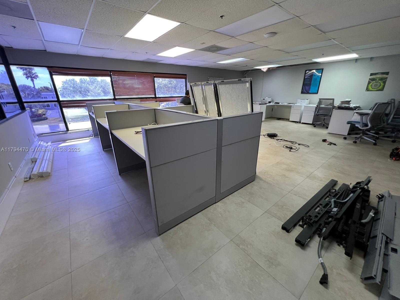 Small Image of 2330 NORTH WEST 102ND PL, Doral Number 6