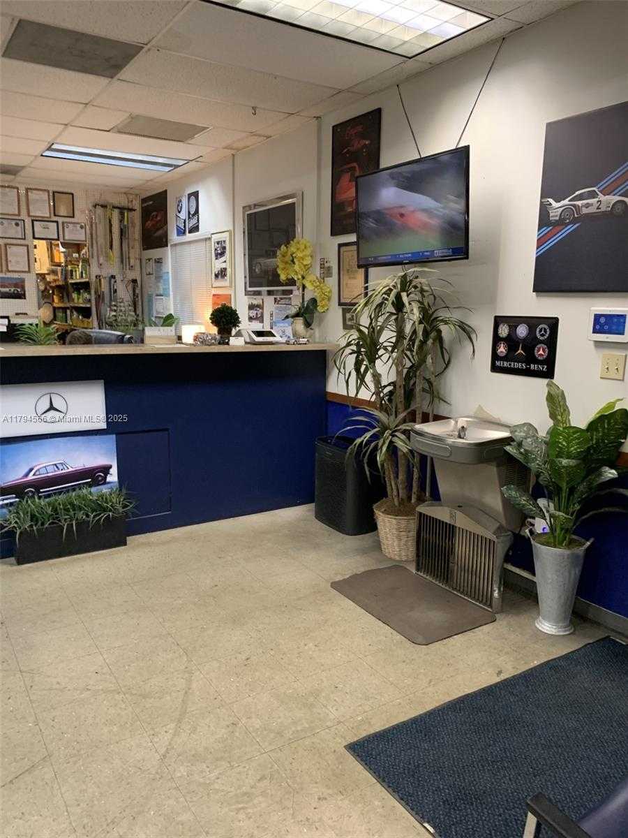 Small Image of 2180, Dania Beach Number 13