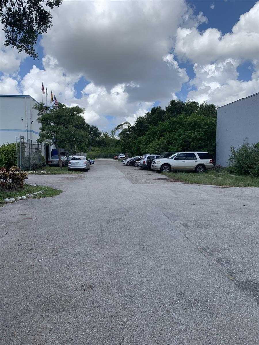 Small Image of 2180, Dania Beach Number 17