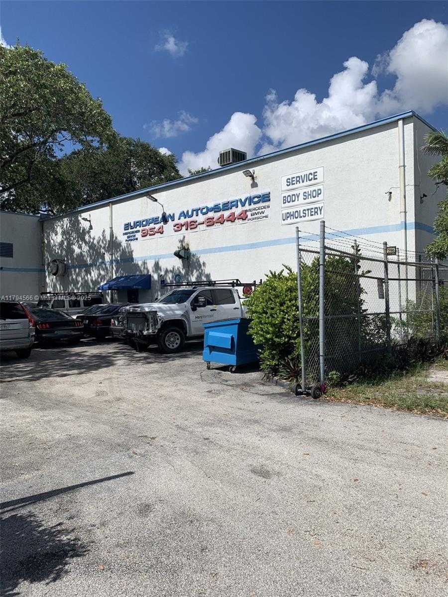 Small Image of 2180, Dania Beach Number 3