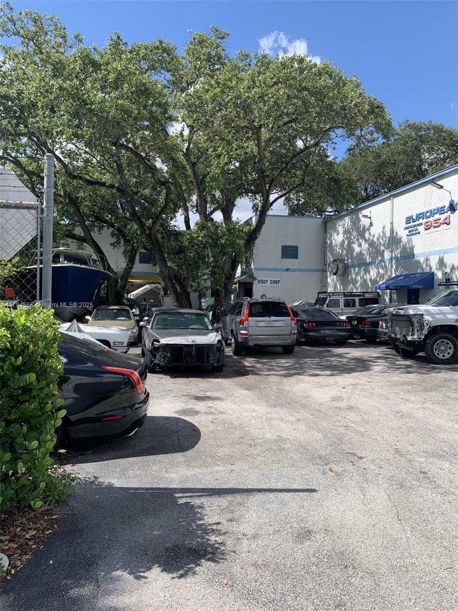 Small Image of 2180, Dania Beach Number 4