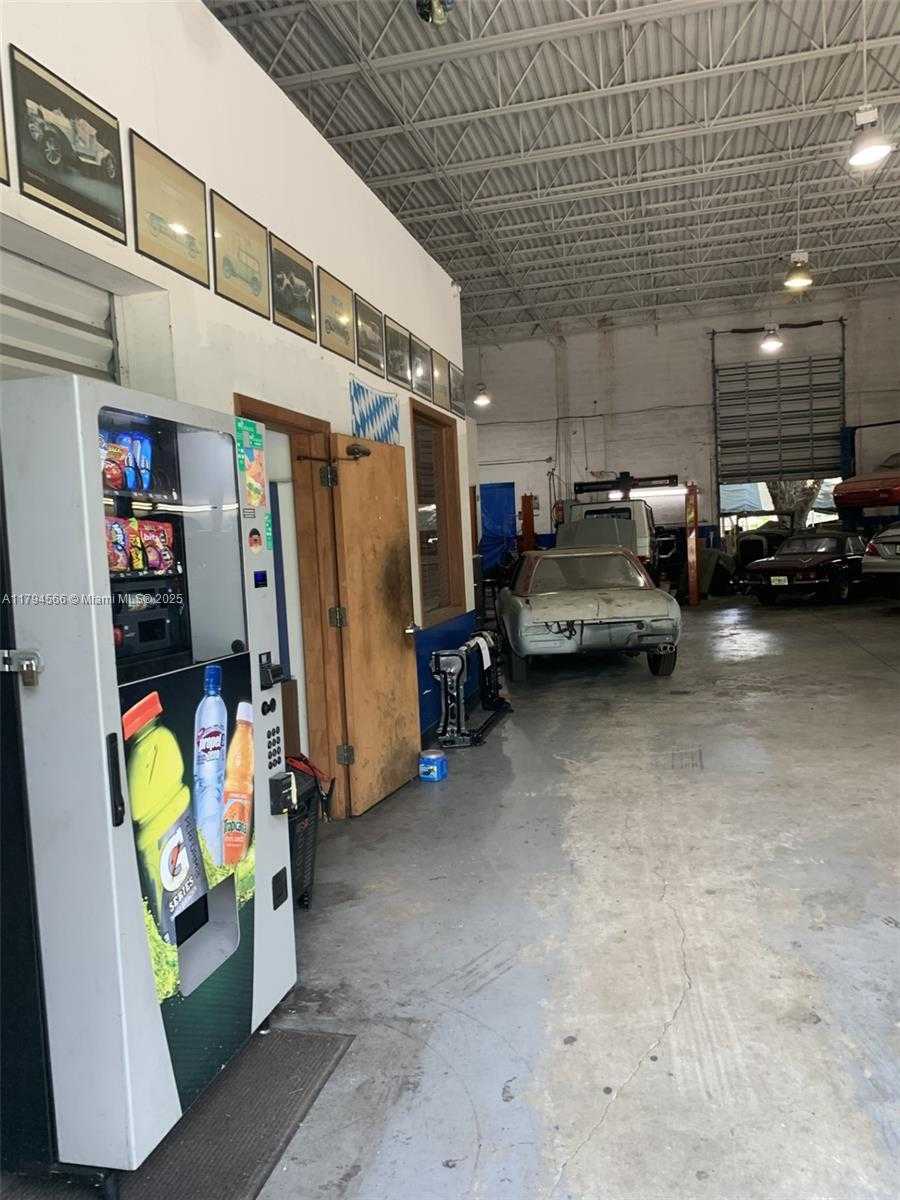 Small Image of 2180, Dania Beach Number 8