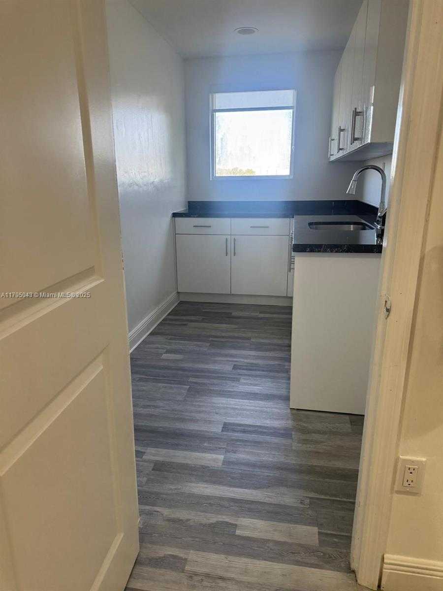 Small Image of 5779 NORTH WEST 151ST ST, Miami Lakes Number 6