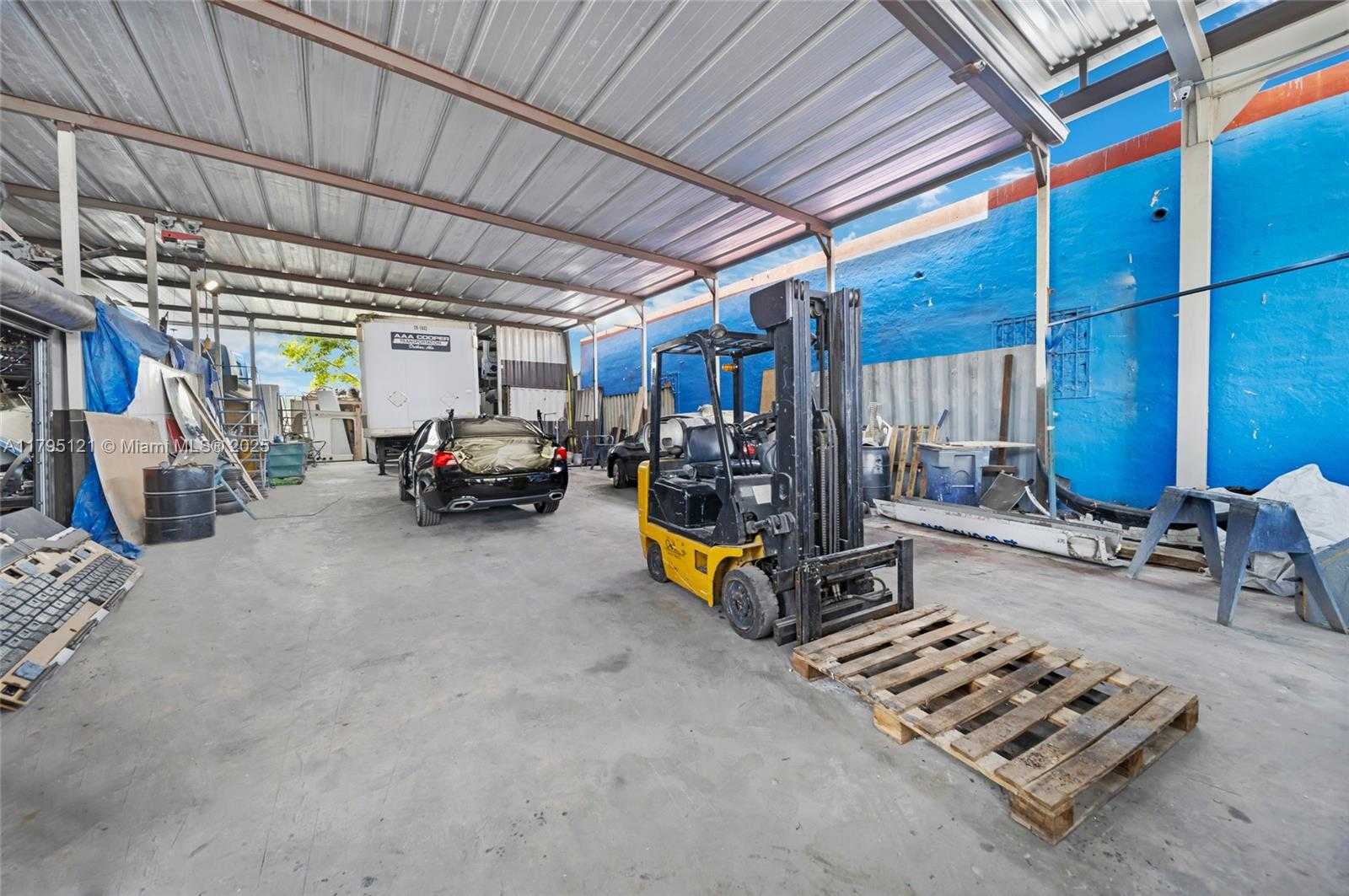 Small Image of 3082 NORTH WEST 62ND ST, Miami Number 29
