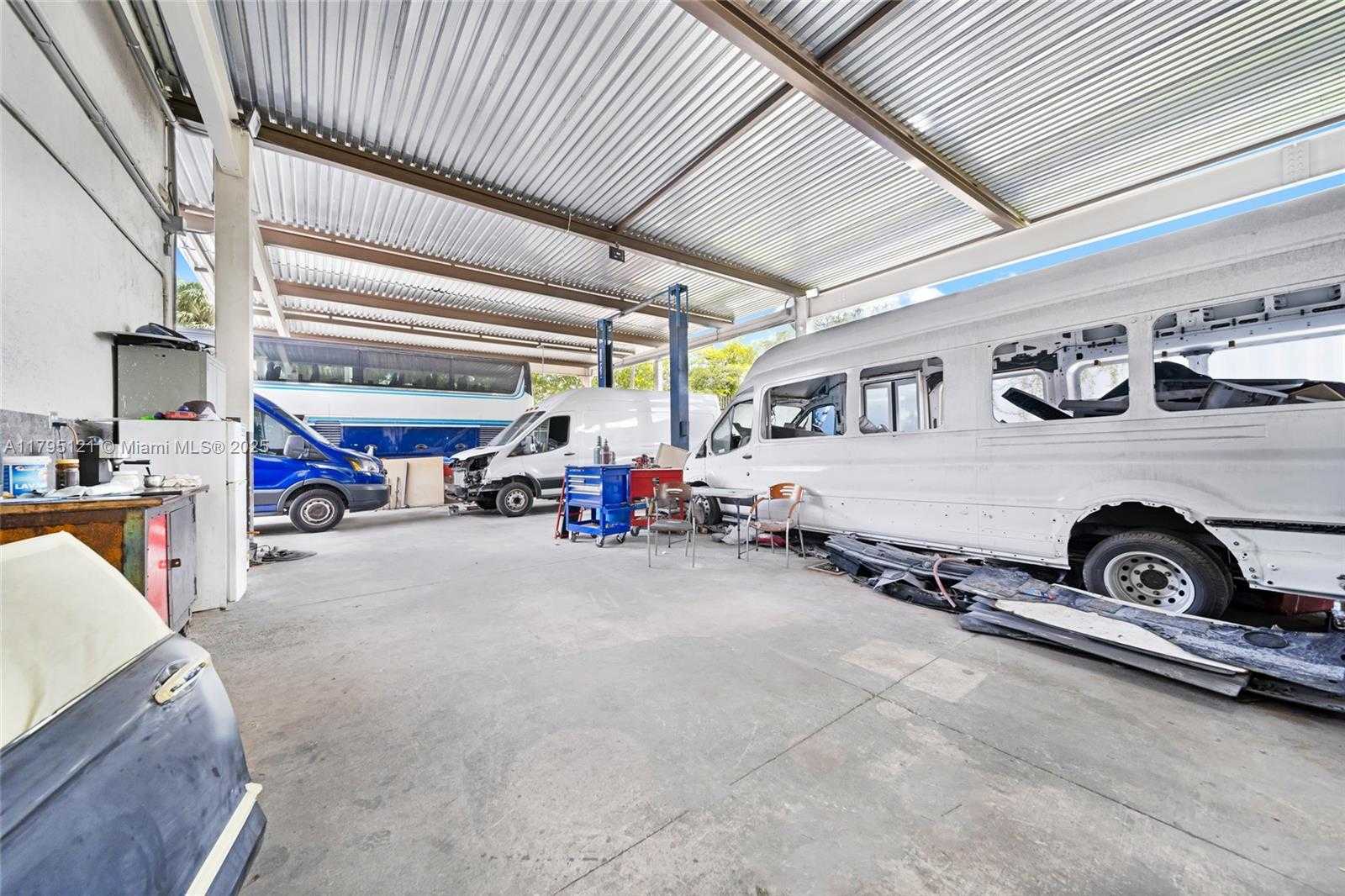 Small Image of 3082 NORTH WEST 62ND ST, Miami Number 32